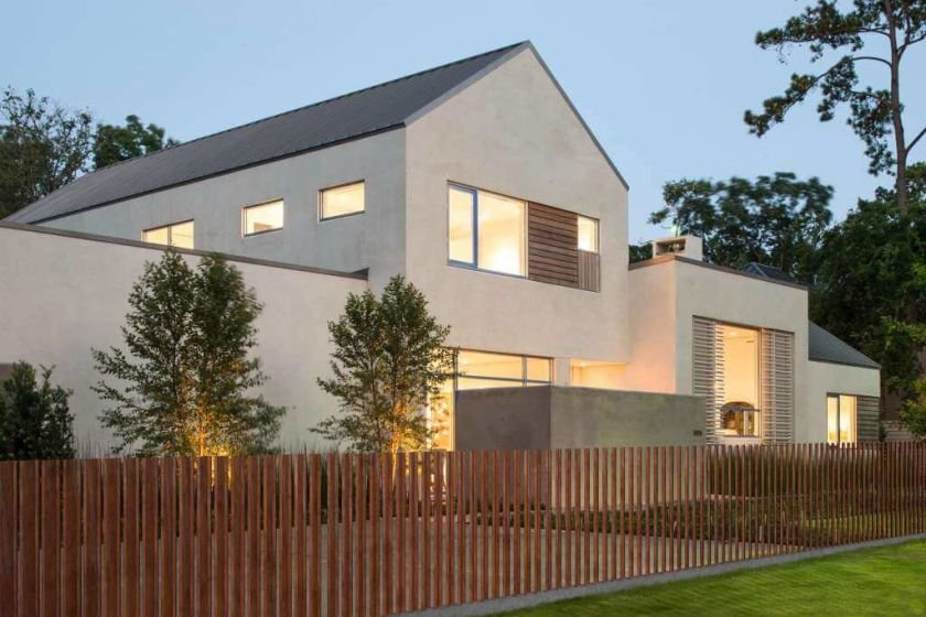 Corten-teräksestä valmistettu „Zetta“-aita